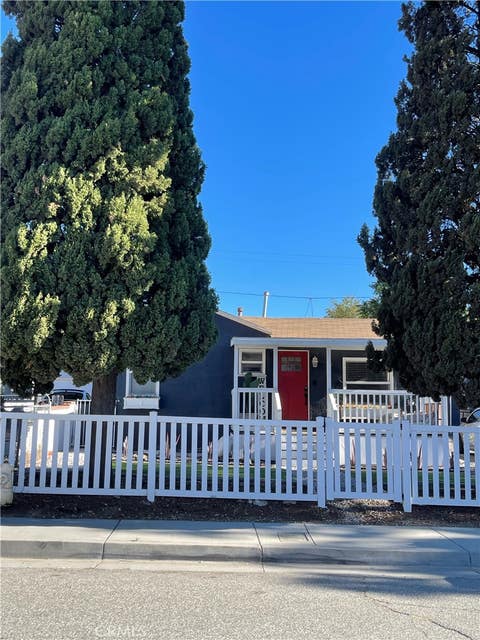 Photo of 977 W Hays ST, Banning, CA 92220 (MLS # IV26185484)