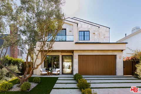 Photo of 311 N Bowling Green Way, Los Angeles, CA 90049 (MLS # 26856789)