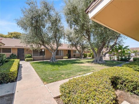 Photo of 3725 N Fruit Avenue #B, Fresno, CA 93705 (MLS # FR26031509)