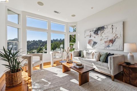 Photo of 35 Bay Forest Ct CT, Oakland, CA 94611 (MLS # 41134980)