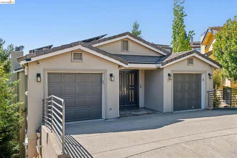 Photo of 35 Bay Forest Ct CT, Oakland, CA 94611 (MLS # 41134980)