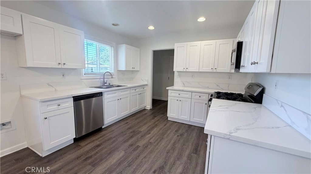 2702 W Maywood, Santa Ana CA 92704 - Photo 12