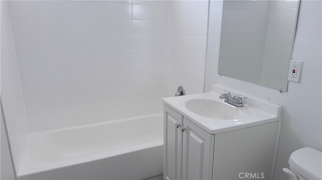 2702 W Maywood, Santa Ana CA 92704 - Photo 10