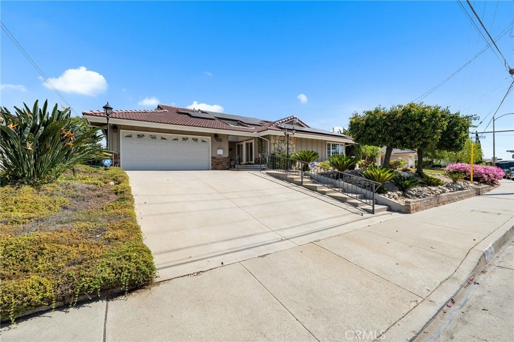 Photo of 11930 Woodley Ave, Granada Hills, CA 91344 (MLS # SR25245477)