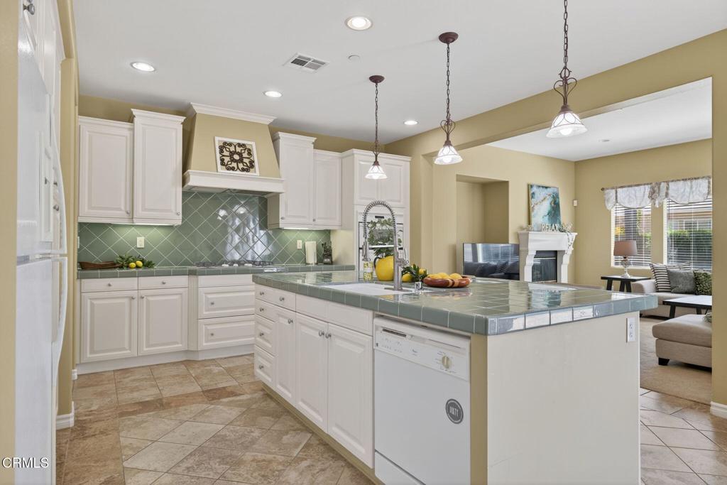 Victoria Estates River Glen 1 - 523401 - Residential