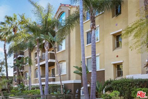 Photo of 1561 S Barrington Avenue #302, Los Angeles, CA 90025 (MLS # 26649925)