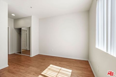 Photo of 1561 S Barrington Avenue #302, Los Angeles, CA 90025 (MLS # 26649925)