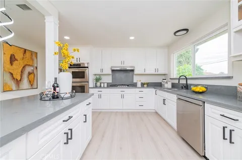 1334 S Glendora Avenue, West Covina, CA 91790 - MLS#: PW26097927