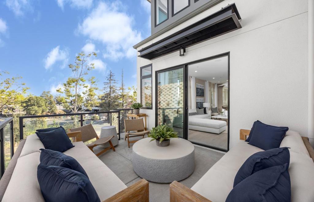 2745 Tiburon Way