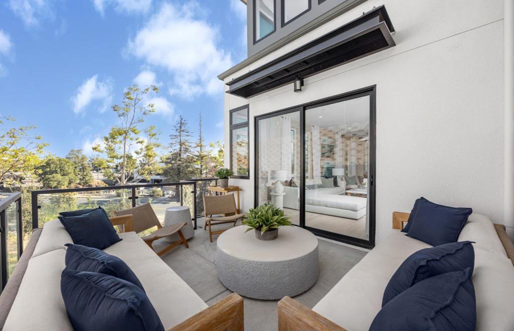 2745 Tiburon Way