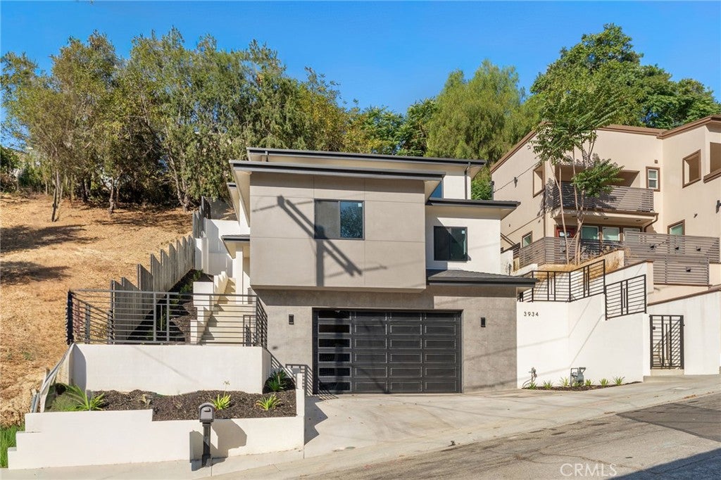 3934 Snow Drive