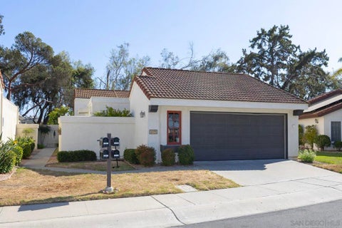 Photo of 12725 Rueda Acayan, San Diego, CA 92128 (MLS # 260021593SD)