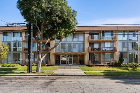 Photo of 855 Victor Ave #111, Inglewood, CA 90302 (MLS # SB25246830) Photo of 855 Victor Ave #111, Inglewood, CA 90302 (MLS # SB25246830)