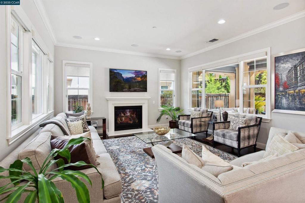 listing image 130726977241311922751