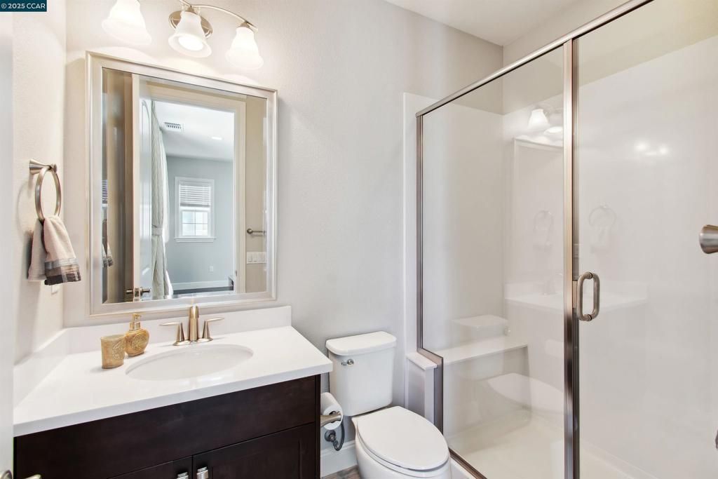 listing image 130727406575154595157