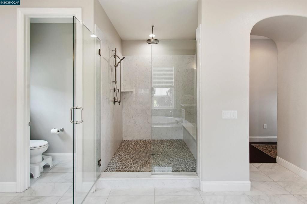 listing image 130727684534790704253