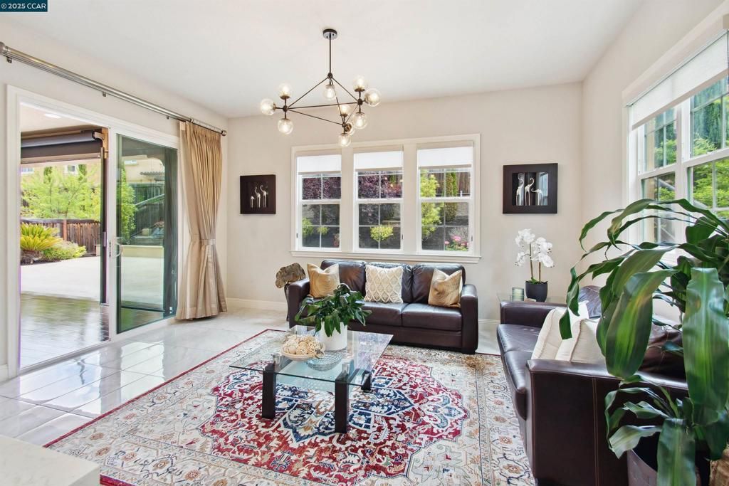 listing image 130724922407850471342