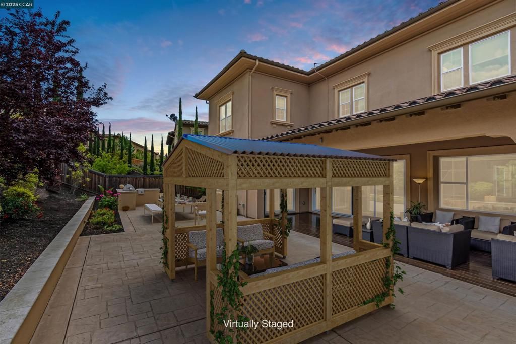 listing image 130726294158050906808