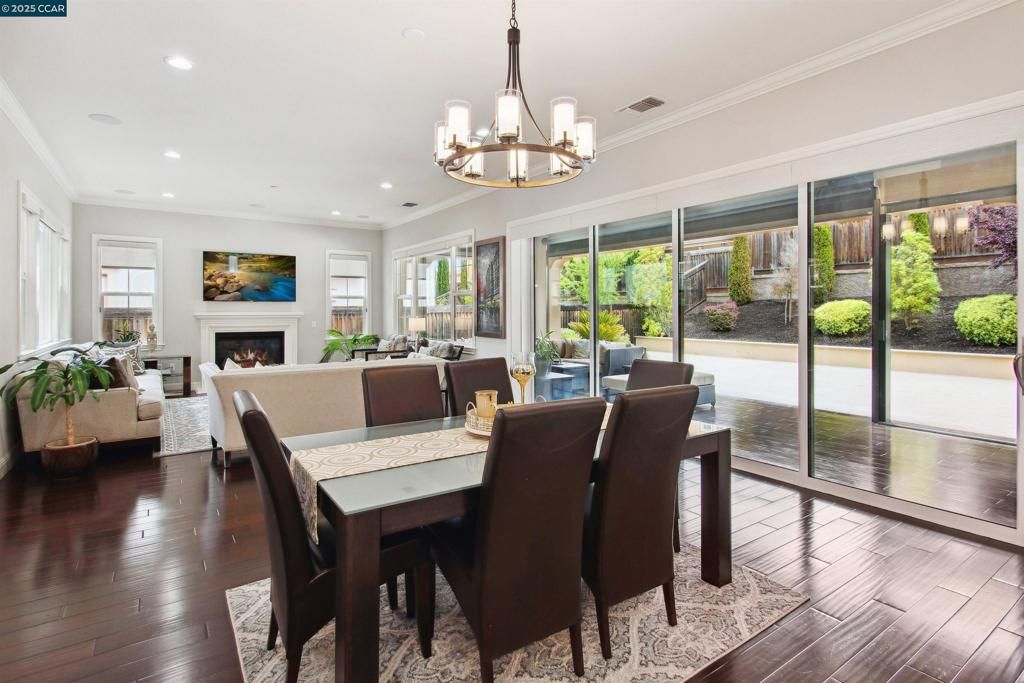 listing image 130720444043022165681