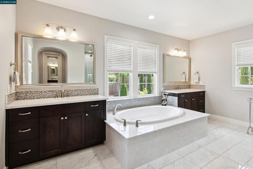 listing image 130724392796588082014