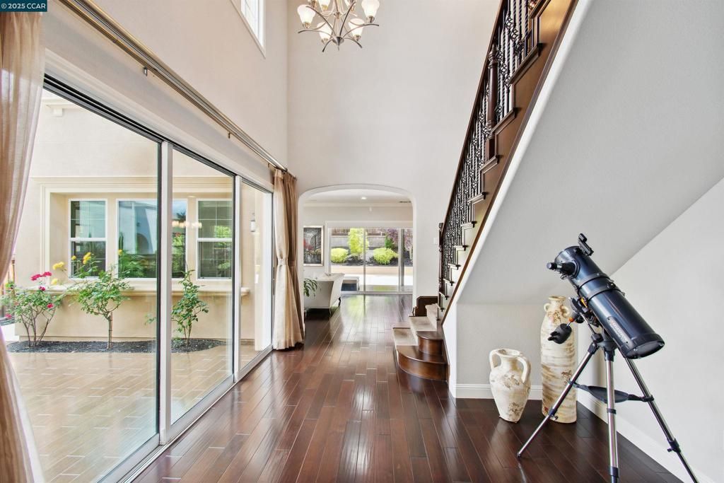 listing image 130720155199855002533