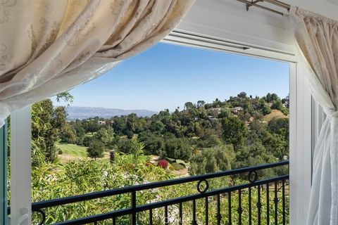 Photo of 4330 Alhama Dr, Woodland Hills, CA 91364 (MLS # SR26084493)