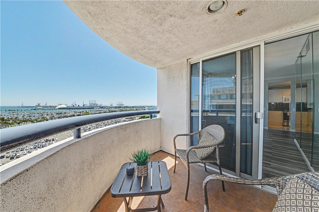 525 E Seaside Way 1109