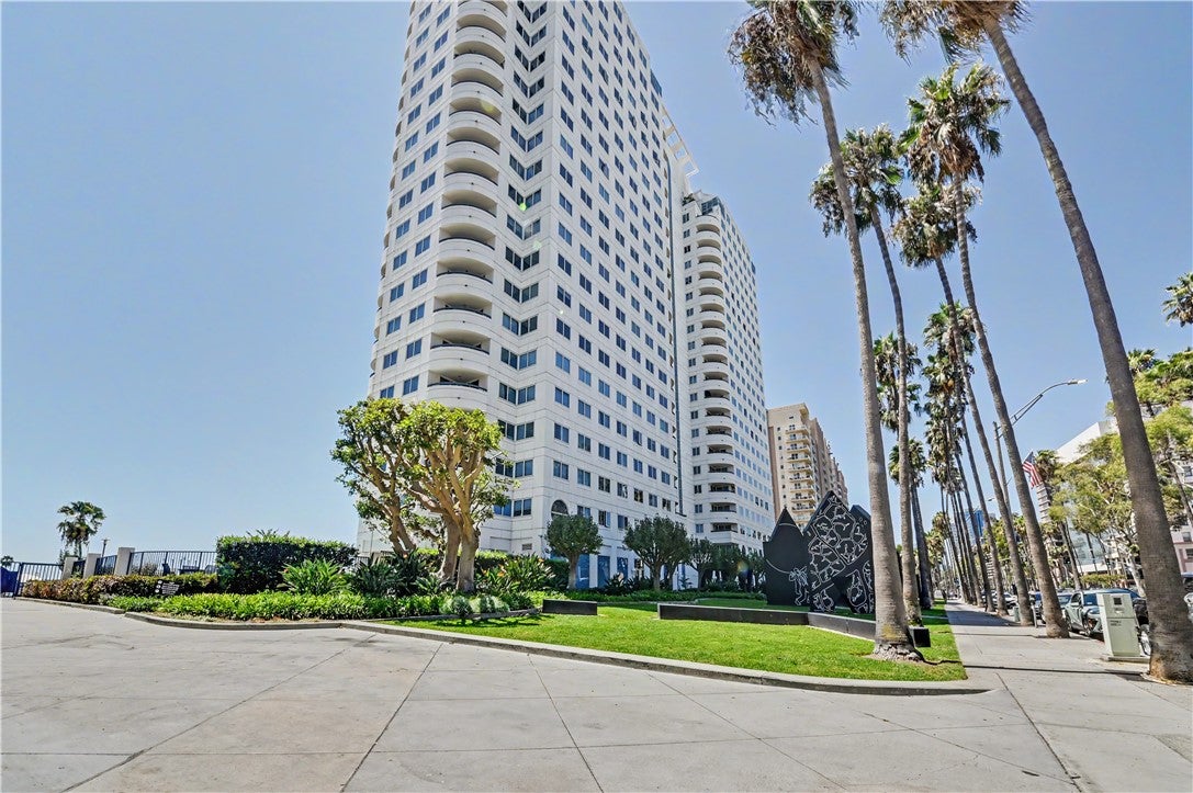 525 E Seaside Way 1109