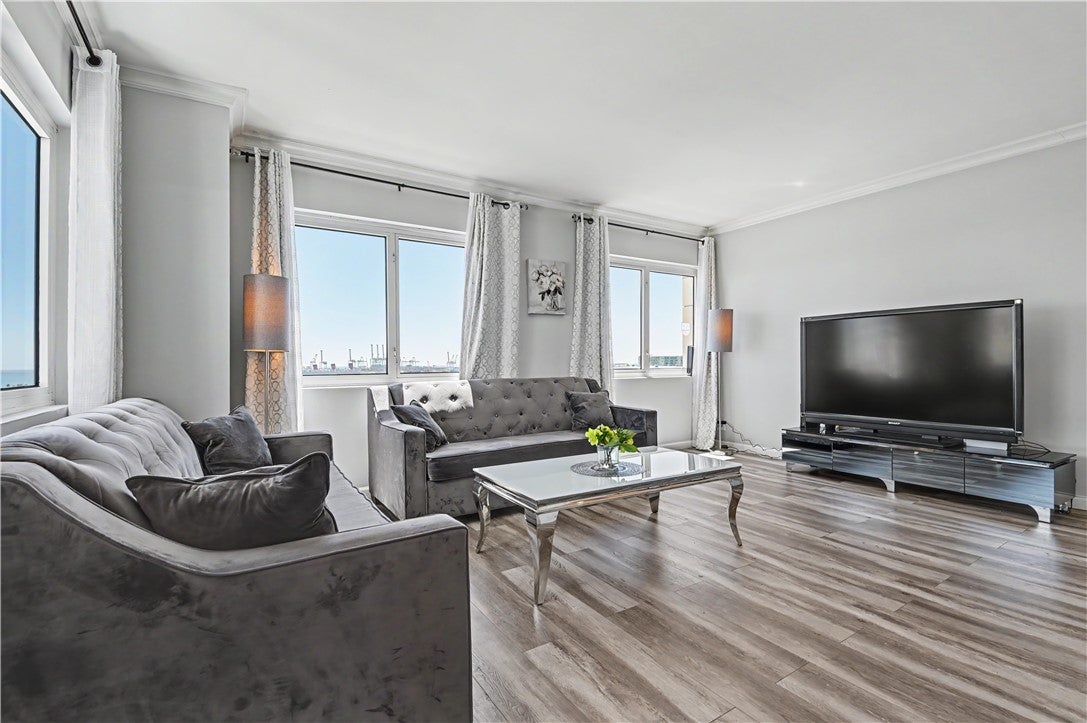 525 E Seaside Way 1109