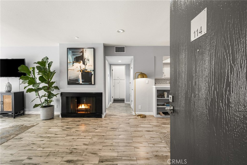 1351 N Crescent Heights 114