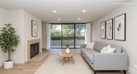 1900 Vine 214 Hollywood CA 90068