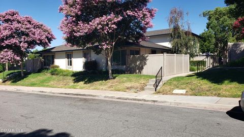 Photo of 1711 Tiburon Court, Thousand Oaks, CA 91362 (MLS # 226002495)
