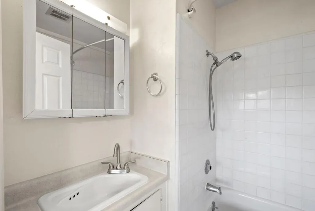 Los Gatos, California 95032, United States, 2 Bedrooms Bedrooms, ,3 BathroomsBathrooms,Residential,Active,20055