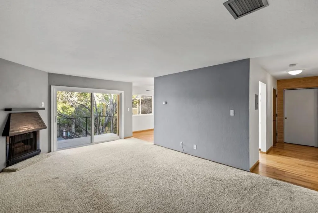 Los Gatos, California 95032, United States, 2 Bedrooms Bedrooms, ,3 BathroomsBathrooms,Residential,Active,20055