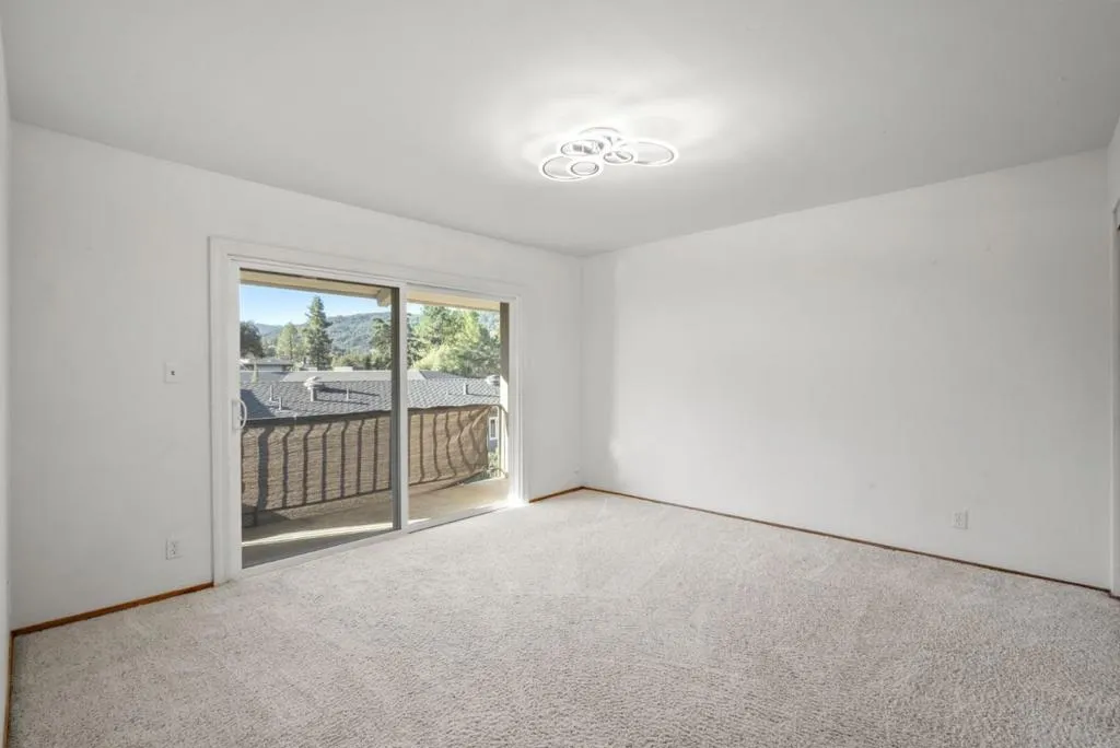 Los Gatos, California 95032, United States, 2 Bedrooms Bedrooms, ,3 BathroomsBathrooms,Residential,Active,20055