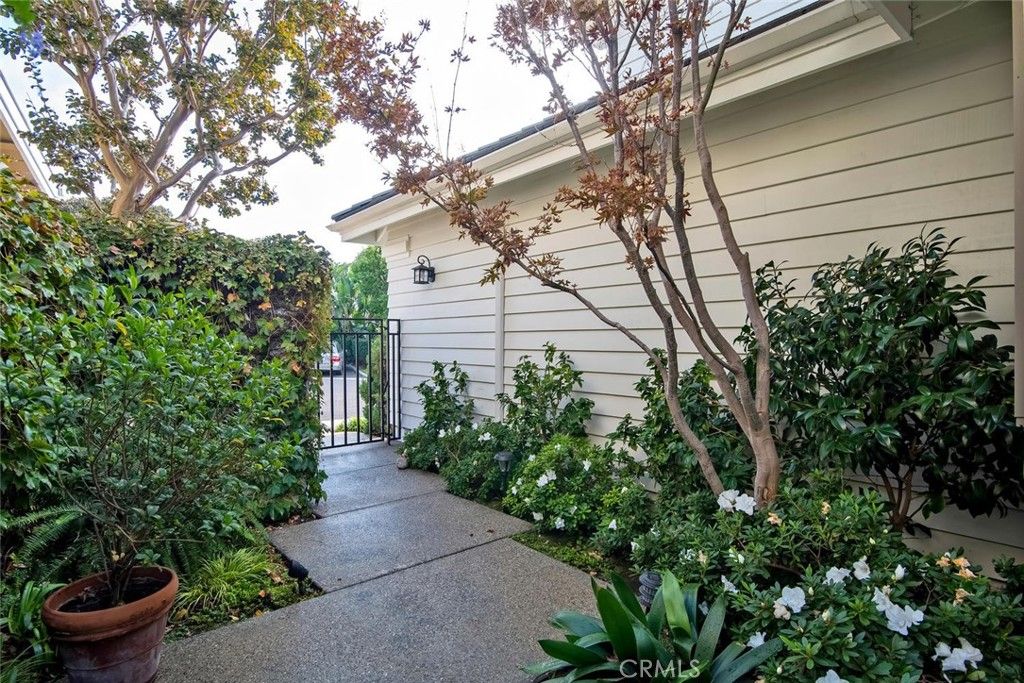 Photo of 2521 Point Del Mar, Corona Del Mar, CA 92625 (MLS # NP26085086)