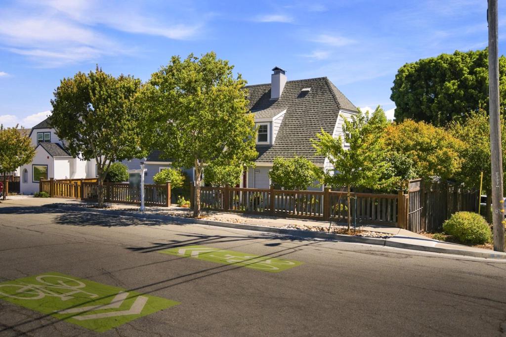 1035 Chadbourne Avenue