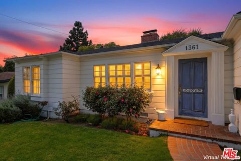 Photo of 1361 Virginia Avenue, Glendale, CA 91202 (MLS # 26655047)