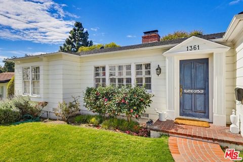 Photo of 1361 Virginia Avenue, Glendale, CA 91202 (MLS # 26655047)