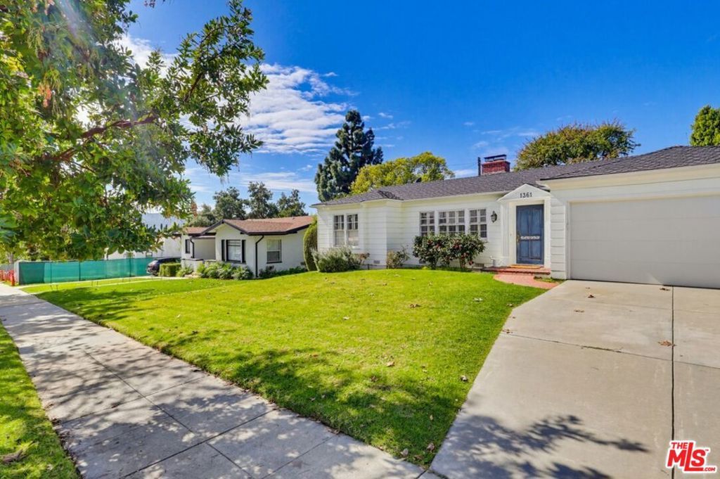 Photo of 1361 Virginia Avenue, Glendale, CA 91202 (MLS # 26655047)