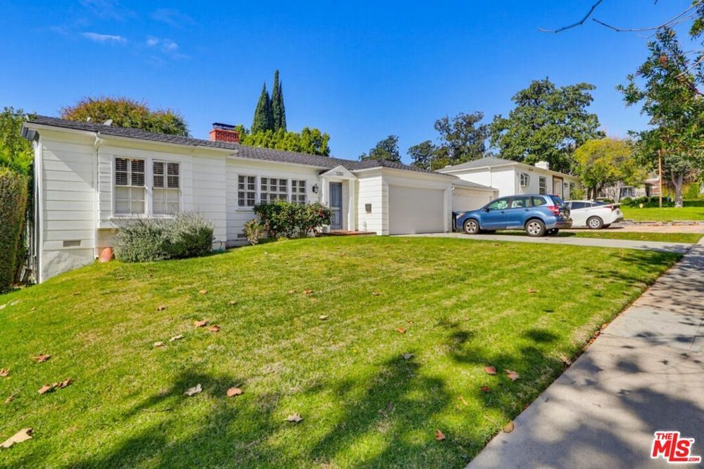 Photo of 1361 Virginia Avenue, Glendale, CA 91202 (MLS # 26655047)