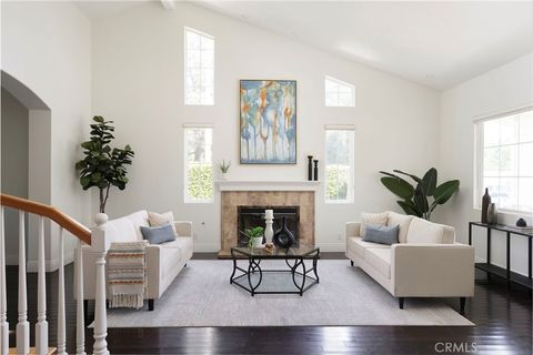 Photo of 24589 Lola Ln, Newhall, CA 91321 (MLS # SR26064727)