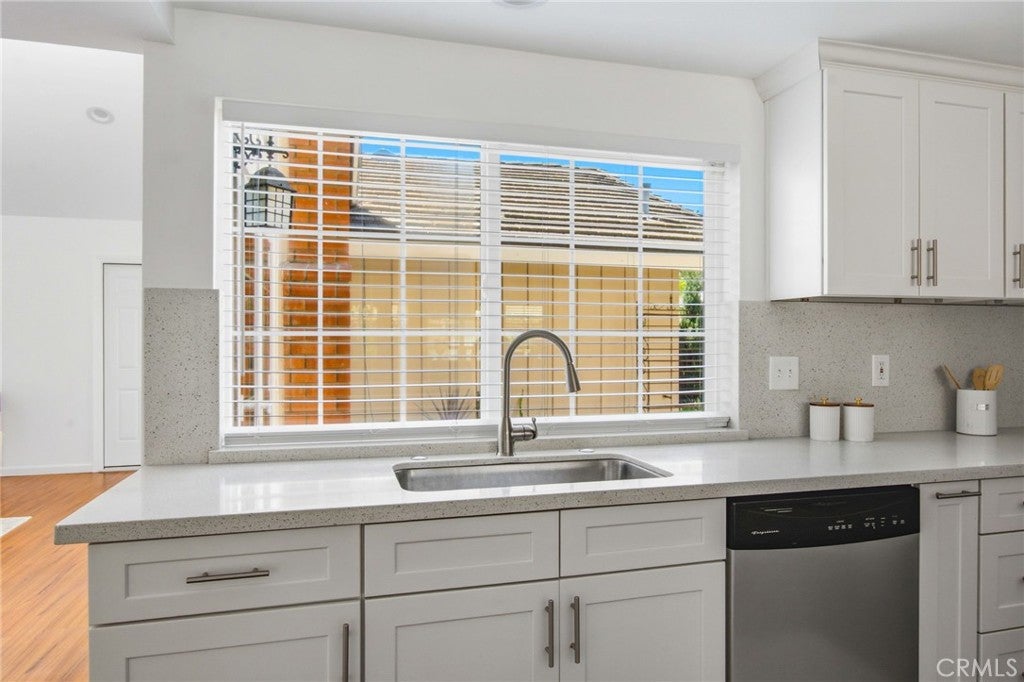 4981 Paseo Segovia, Irvine CA 92603 - Photo 18
