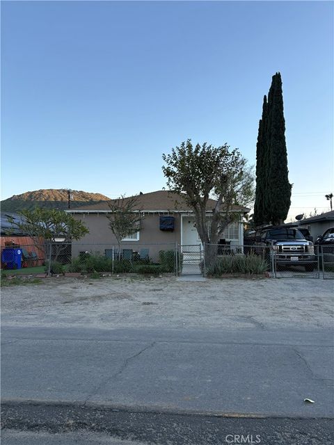 18177 11th Bloomington CA 92316