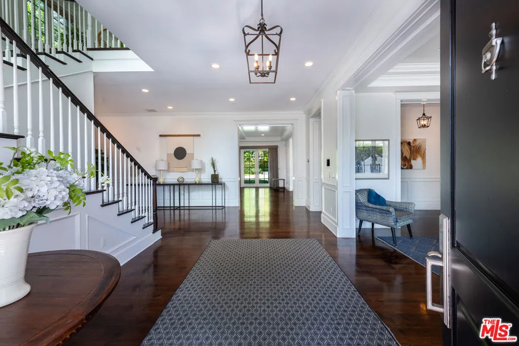 Tarzana, California 91356, United States, 5 Bedrooms Bedrooms, ,7 BathroomsBathrooms,Residential,Active,218431