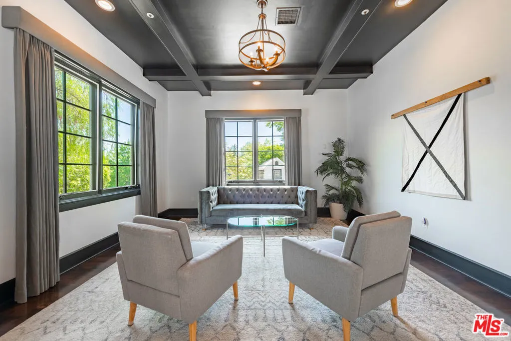 Tarzana, California 91356, United States, 5 Bedrooms Bedrooms, ,7 BathroomsBathrooms,Residential,Active,218431