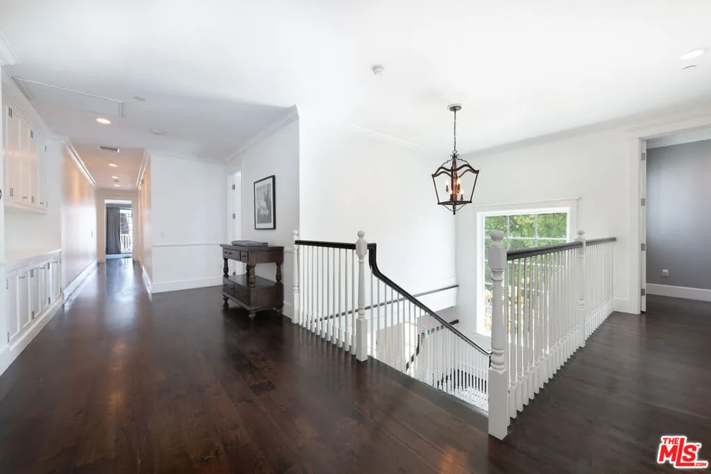 Tarzana, California 91356, United States, 5 Bedrooms Bedrooms, ,7 BathroomsBathrooms,Residential,Active,218431