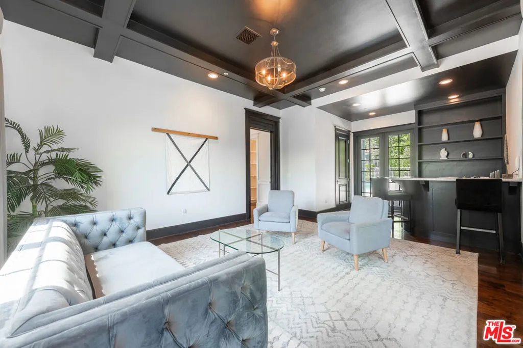 Tarzana, California 91356, United States, 5 Bedrooms Bedrooms, ,7 BathroomsBathrooms,Residential,Active,218431