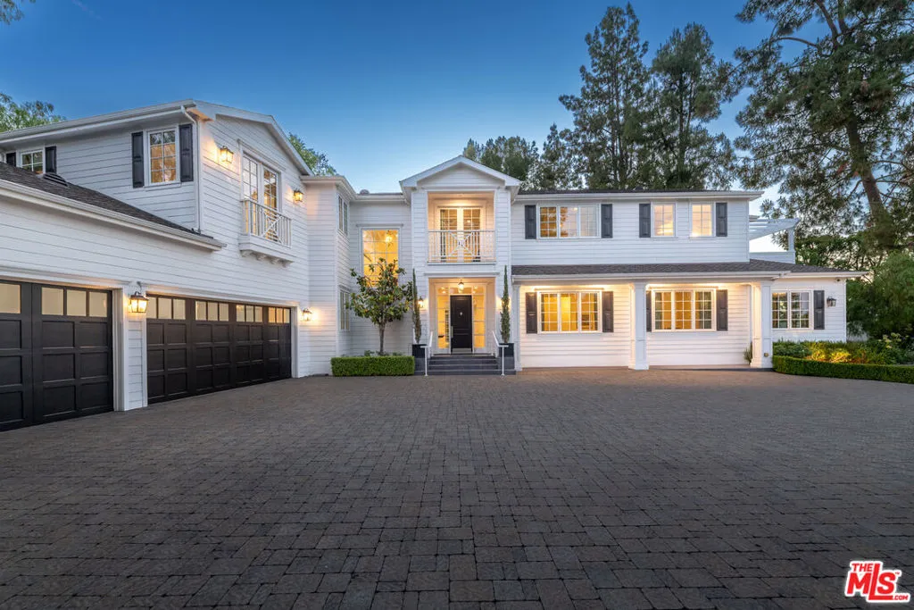 Tarzana, California 91356, United States, 5 Bedrooms Bedrooms, ,7 BathroomsBathrooms,Residential,Active,218431