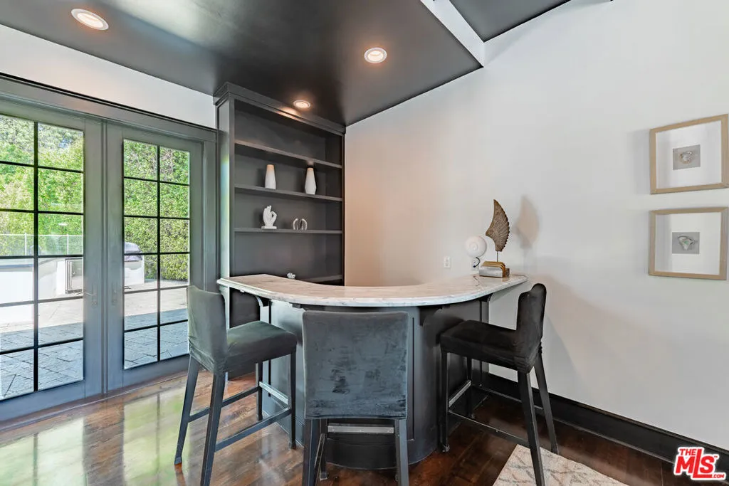 Tarzana, California 91356, United States, 5 Bedrooms Bedrooms, ,7 BathroomsBathrooms,Residential,Active,218431